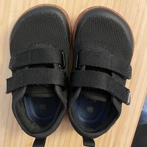 Whitin toddler sneaker black 6W